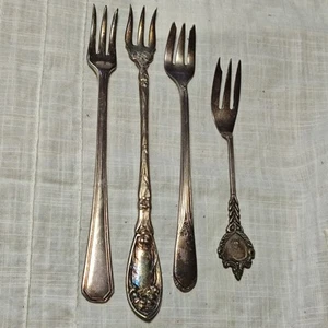 Lote Mixto De Colección De 4 PLATO DE PLATA MARISCOS/TENEDORES DE CÓCTEL 4.5"-6" de Largo. - Imagen 1 de 12