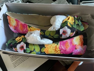 Nine West Tela Floral Ballet Plana Puntera Abierta Multicolor Mujer TALLA 8.5 Foto 1 de 3