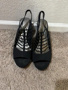 Laura Scott Heels - Picture 1 of 8