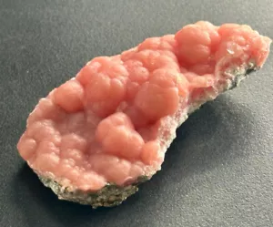 Pink rhodocrosite crystal – Japan – rare translucent manganese carbonate - Foto 1 di 5