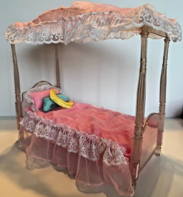 Mattel BARBIE GLITTER & GLOW BED - CANOPY BED "LIGHTS UP" - Image 1 of 4