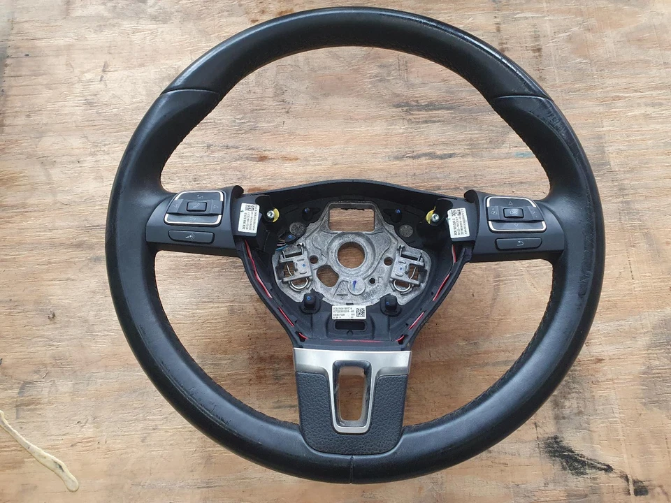 VOLKSWAGEN GOLF STEERING WHEEL LEATHER, STANDARD, NON PADDLE SHIFT TYPE, GEN 6,  - Image 1 of 4