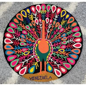 Vintage handgefertigter venezolanischer Pfau Teppich 30" rund helle Farben atemberaubend Venezuela - Bild 1 von 13