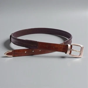 Cintura vintage in pelle marrone con fibbia in ottone massiccio 36/90 bordo in rilievo e intrecciato - Foto 1 di 11