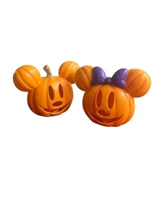 Calabazas de Halloween de plástico iluminadas con pilas de Mickey y Minnie Mouse - Imagen 1 de 5