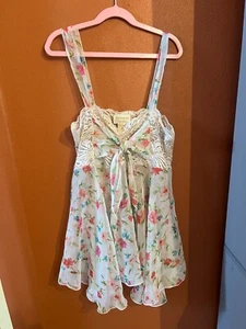 Prettiest Victoria Secret Vintage Camisole Size Small - Picture 1 of 3