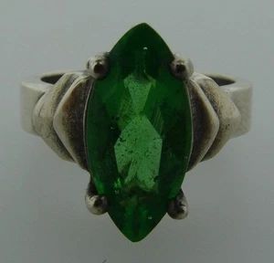 FLASHY Sterling Silver & Green Glass Ring - Picture 1 of 6