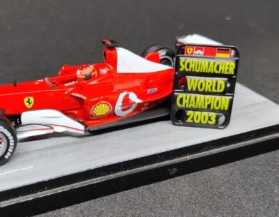 Pitboard 1:43 1:18 1:24 1:64 Schumacher Ferrari 2003 WC F2003 Hot Wheels - Immagine 1 di 3