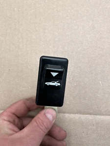86-87 CORVETTE C4 REAR HATCH COMPARTMENT LID RELEASE SWITCH 14093168 - Picture 1 of 5