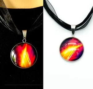 Halskette, MOSAIK  25mm Glascabochon Anhänger mit 45cm Kette, Silberfarbene Fass - Bild 1 von 3