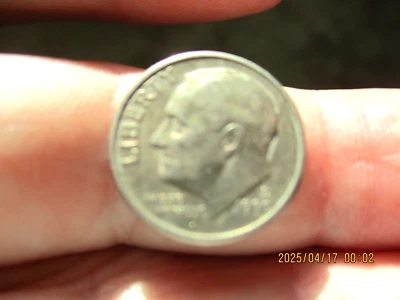 1990 D DIME ERRORS ON BACK SIDE  EDGE MISSING AND SOME PLACES MISSING. - Image 1 of 4