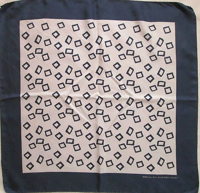 -Superbe Foulard  tour de cou  HUGO BOSS   100% soie  (T)BEG  vintage scarf 2001 - Photo 1/4