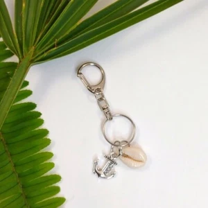 Seashell Keyring Anchor and Puka Shell Florida Keychain - Picture 1 of 9