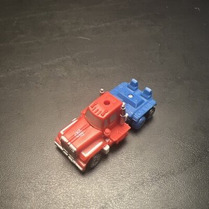 Transformers Universe Optimus Prime Spy Changers T2