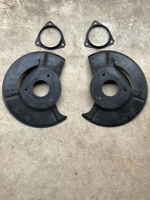 Ford Mustang 1964-1967 freno de disco protectores contra salpicaduras par frenos de disco delanteros Foto 1 de 4