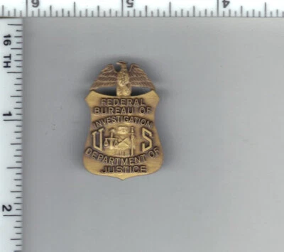 Novidade FBI Micro Mini Pin de Lapela (foi vendido na Loja de Presentes da Academia) - Imagem 1 de 4