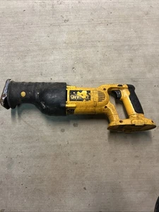 DeWalt DC385 18V Type 2 Variable Speed Reciprocating Saw - Picture 1 of 11