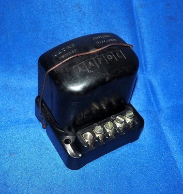 NOS OEM! Jaguar Austin Healey MG Rolls Royce Lucas Voltage Regulator RB106/2 12V - Image 1 of 4