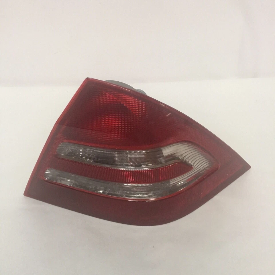 MERCEDES BENZ C230 C320 TAIL LIGHT RIGHT PASSENGER 2001 2002 2003 2004 OEM - Image 1 of 4