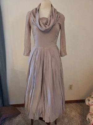 Vestido de Cóctel Larry Aldrich Bronceado Años 50 MCM CUELLO CAPUCHA FALDA COMPLETA CREMALLERA TALLA S/M Foto 1 de 4