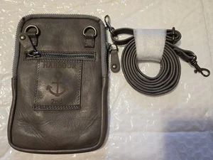 NEU HARBOUR 2ND KLEINE CROSSBODY HANDY GELDBÖRSE TASCHE DISTRESSED GRAU LEDER  - Bild 1 von 4