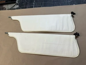 75-91 Ford Econoline Van Vinyl sun visors Sunvisors Pair White 1975-1991 OEM - Foto 1 di 4
