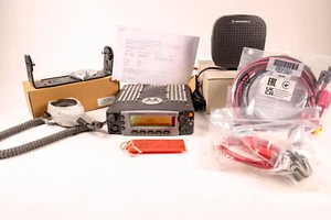 Motorola XTL5000 VHF M20KSS9PW1AN Astro25 mobile z AKCESORIAMI - Zdjęcie 1 z 2