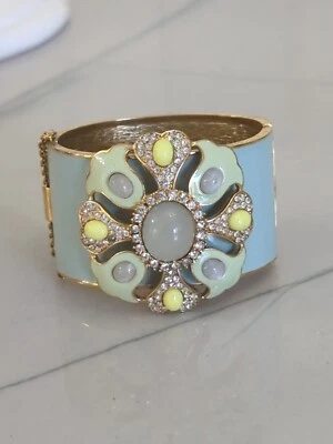 Brazalete Brazalete J.Crew Esmalte Estrás Cabujón Lucite Gemas Bisagras Declaración Foto 1 de 4