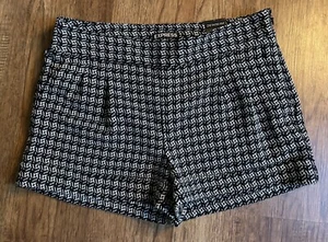 NWT Express Classic Black & White Check Shorts Pleated Front* SideZipper Size 2 - Picture 1 of 9