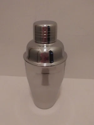 Cocktail Shaker,16 oz Martini Shaker, Drink Shaker Built-in Strainer, Stainless - Image 1 of 4