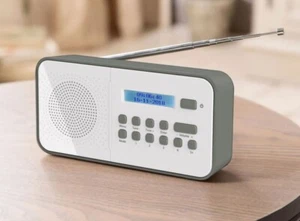 Tragbares DAB+ Radio inkl. UKW-Radio - Netzbetrieb oder mit 4xAA Batt. NEU OVP - Bild 1 von 2
