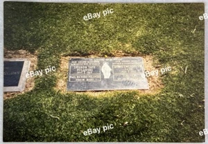 Vintage Sharon Tate Grave Photo 1990s Tourist Photo One Of A Kind - Picture 1 of 4