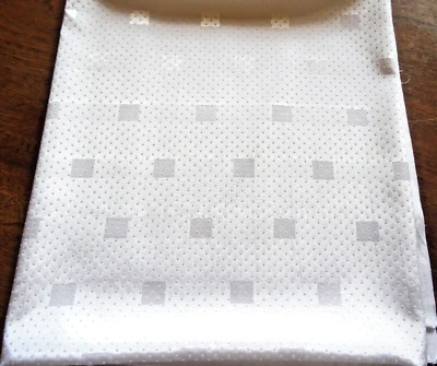 Tissus satiné- 160 cm x 110 cm - Photo 1/4