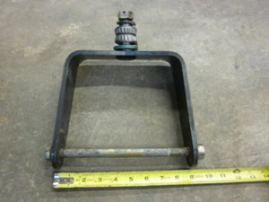 John Deere F620 Front Mount Zero Turn Mower Front Castor Yoke Swivel AM123194 - Picture 1 of 3