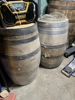 Nuevos barriles de whisky de 25 galones nunca abiertos o desenvueltos gran regalo Foto 1 de 3