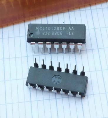 2x Motorola MC14012BCP AA Circuit intégré DIP-14. Lot de 2.
