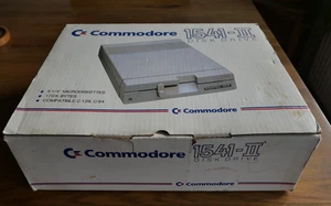 Commodore 1541-II Diskettenlaufwerk in OVP mit Zubehör voll funktionstüchtig - Bild 1 von 18