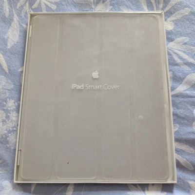 Genuine Apple iPad 2/3/4 Smart Cover Light Gray - Image 1 of 4