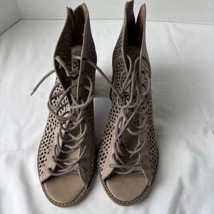 New Vince Camuto Tan Leather Lace Front Back Zip Tulina Open Toe Bootie Size 8.5 - Picture 1 of 10