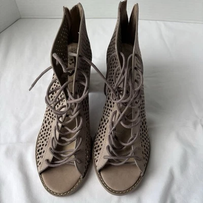 New Vince Camuto Tan Leather Lace Front Back Zip Tulina Open Toe Bootie Size 8.5 - Image 1 of 4