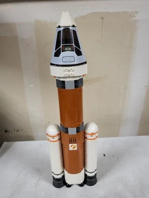 LEGO CITY 60228: Deep Space Rocket & Astronaut Minifig Only INCOMPLETE  - Image 1 of 4