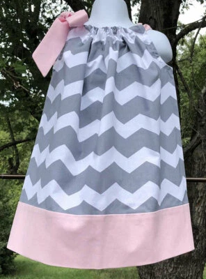 Vestido de playa gris blanco rosa a rayas funda de almohada talla 3T listo para enviar Foto 1 de 4