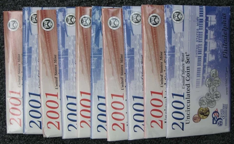 Lot of 5 Government 2001 Uncirculated Mint Sets P&D Cover