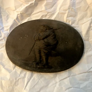 18. Jh. Wedgwood Kopie schwarzer Basalt große ovale Plakette dicker Mann im Winter 4,75 x 6,75 Zoll - Bild 1 von 8