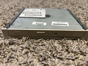 Vintage part. COMPAQ 19770330-45 GPS-DRV 24X CD ROM - Picture 1 of 4