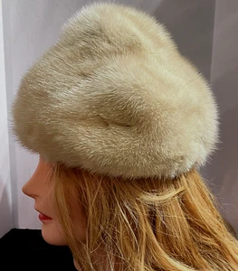 Vintage Women's Fur Hat Golden Ivory Lined Animals Mink Warm - Picture 1 of 8