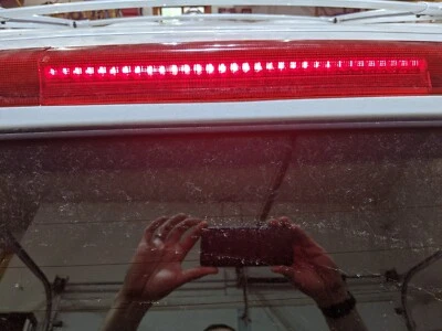 *grieta* TOYOTA LEXUS GENUINO LAND CRUISER LX470 OEM TERCERA LUZ DE SEÑAL DE FRENO Foto 1 de 4