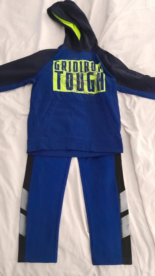 The Children's Place, boys size 7/8, blue and black sweat suit - Image 1 of 3