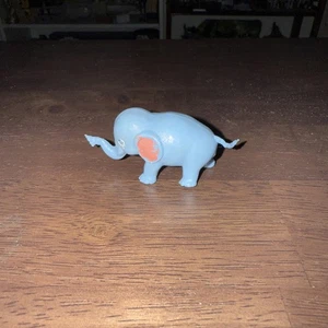 Vtg PVC Animal Elephants Mini Figures SOMA Hong Kong no. 904 - Picture 1 of 3