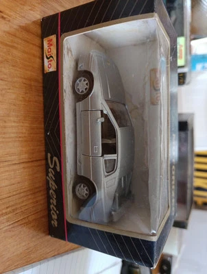 Lotus Esprit 1/34 plateado motorizado. Foto 1 de 3